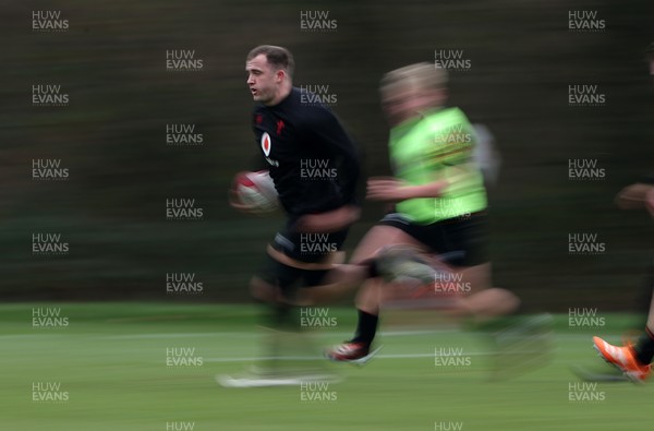 261125 - Wales Rugby Training ahead of their final Quilter Nations Series game against South Africa - Morgan Morse during training