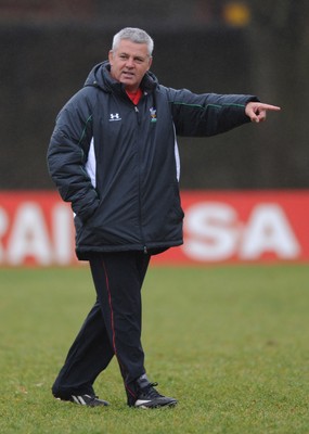 27.01.09 - Wales Rugby Training - Wales head coach, Warren Gatland makes a point during training. 