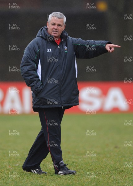 27.01.09 - Wales Rugby Training - Wales head coach, Warren Gatland makes a point during training. 