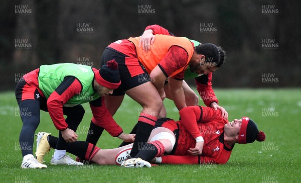 260121 - Wales Rugby Training - Alun Wyn Jones with Leon Brown and Justin Tipuric during training
