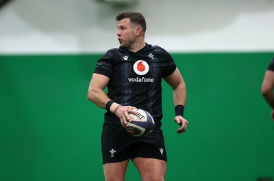 270125 - Wales Rugby Training in the week leading up to their first 6 Nations game against France - Elliot Dee during training