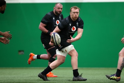 270125 - Wales Rugby Training in the week leading up to their first 6 Nations game against France - Tommy Reffell during training