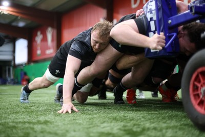 270125 - Wales Rugby Training in the week leading up to their first 6 Nations game against France - Tommy Reffell during training