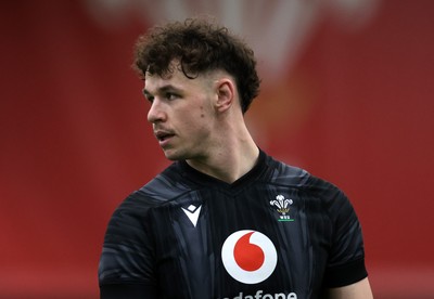 270125 - Wales Rugby Training in the week leading up to their first 6 Nations game against France - Tom Rogers during training