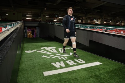 270125 - Wales Rugby Training in the week leading up to their first 6 Nations game against France - Evan Lloyd during training