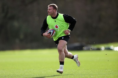 270126 - Wales Rugby Training on the first day of 6 Nations camp - Dewi Lake