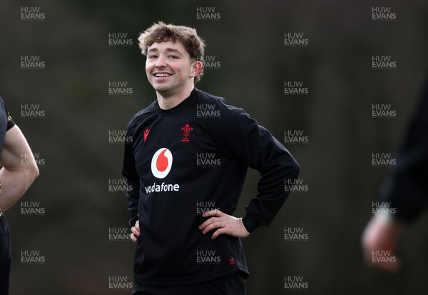 270126 - Wales Rugby Training on the first day of 6 Nations camp - Dan Edwards