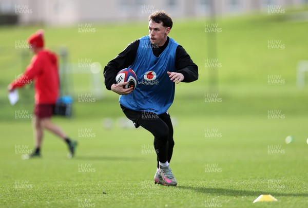 270126 - Wales Rugby Training on the first day of 6 Nations camp - Tom Rogers