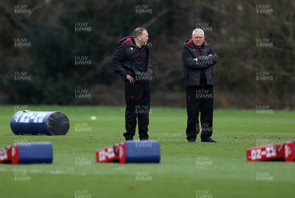 270224 - Wales Rugby Training - Jonathan Humphreys, Forwards Coach and Warren Gatland, Head Coach during training
