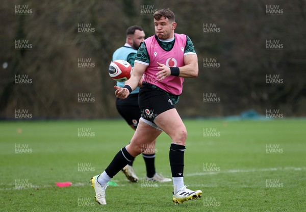270224 - Wales Rugby Training - Elliot Dee during training