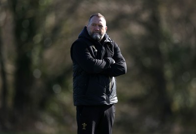 270225 - Wales Rugby Training - Jonathan Humphreys, Forwards Coach during training