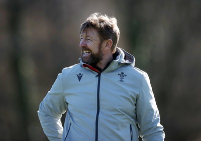 270225 - Wales Rugby Training - Mike Forshaw, Defence Coach during training