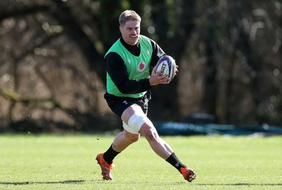 270225 - Wales Rugby Training - Aaron Wainwright during training