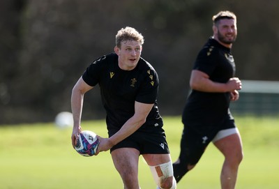 270225 - Wales Rugby Training - Jac Morgan during training