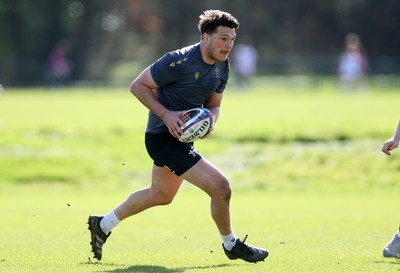 270225 - Wales Rugby Training - Teddy Williams during training