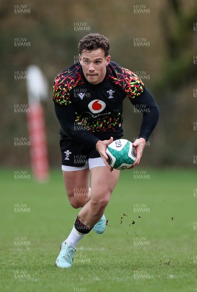 270226 - Wales Rugby Training - Kieran Hardy during training