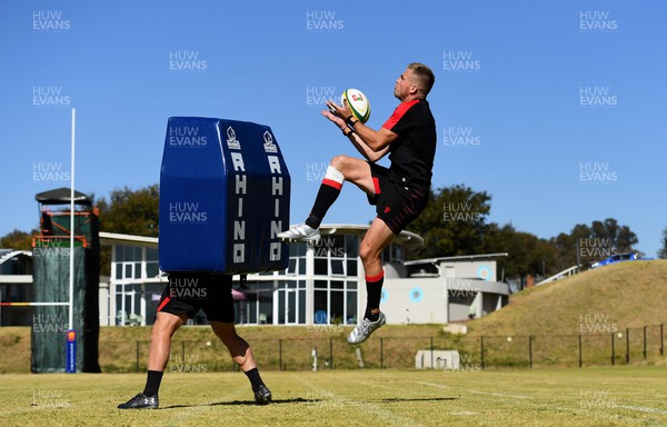 270622 - Wales Rugby Training - Gareth Anscombe during training