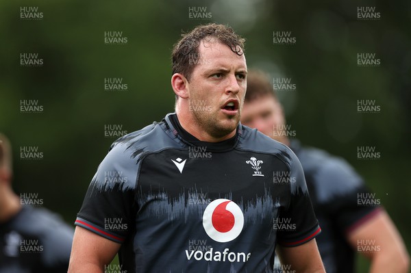 270623 - The Wales Rugby Team training in preparation for the Rugby World Cup - Ryan Elias during training