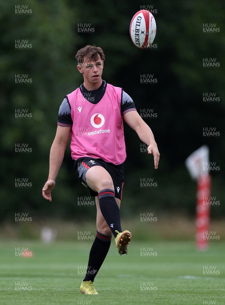 270623 - The Wales Rugby Team training in preparation for the Rugby World Cup - Tom Rogers during training