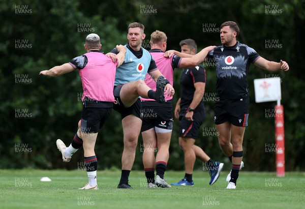 270623 - The Wales Rugby Team training in preparation for the Rugby World Cup - Dan Lydiate during training