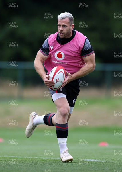 270623 - The Wales Rugby Team training in preparation for the Rugby World Cup - Gareth Davies during training