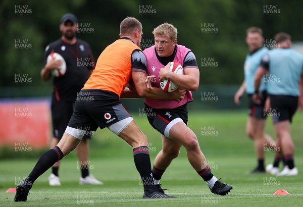 270623 - The Wales Rugby Team training in preparation for the Rugby World Cup - Jac Morgan during training