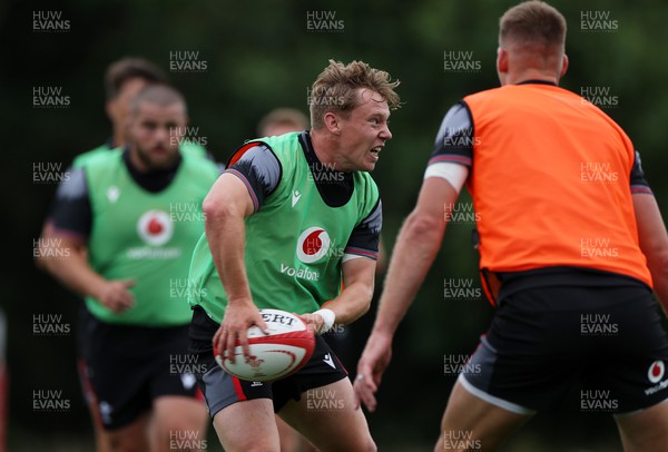 270623 - The Wales Rugby Team training in preparation for the Rugby World Cup - Sam Costelow during training