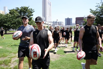 270625 - Wales Rugby training upon arrival in Japan - Tom Rogers during training