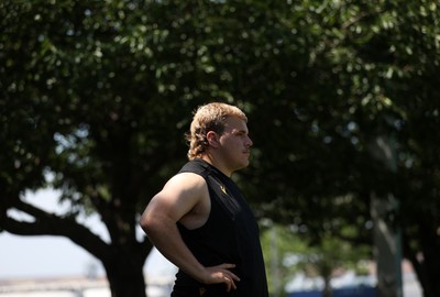 270625 - Wales Rugby training upon arrival in Japan - Archie Griffin during training
