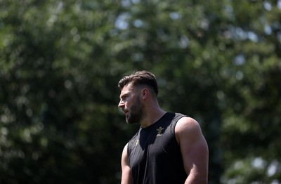 270625 - Wales Rugby training upon arrival in Japan - Johnny Williams during training