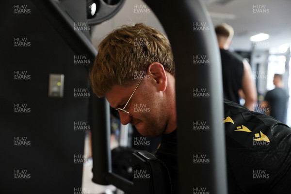 270625 - Wales Rugby Gym and Recovery upon arrival in Japan - Aaron Wainwright