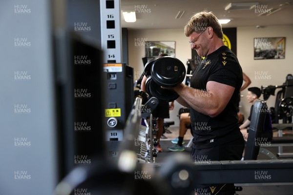 270625 - Wales Rugby Gym and Recovery upon arrival in Japan - Aaron Wainwright