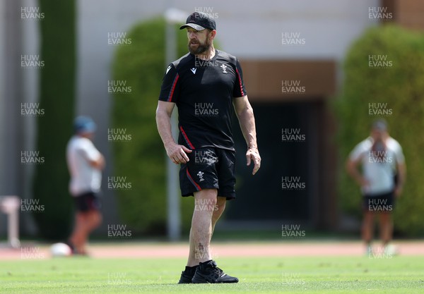 270723 - Wales Rugby Training taking place in Turkey, in preparation for the Rugby World Cup - Defence Coach Mike Forshaw during training