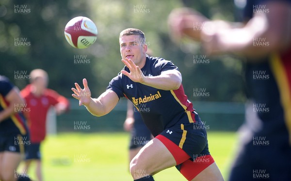 270815 - Wales Rugby Training -Scott Williams during training