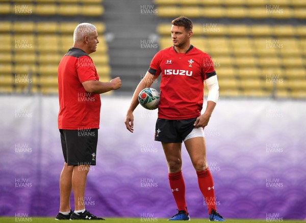 270919 - Wales Rugby Training - Warren Gatland and Dan Biggar during training