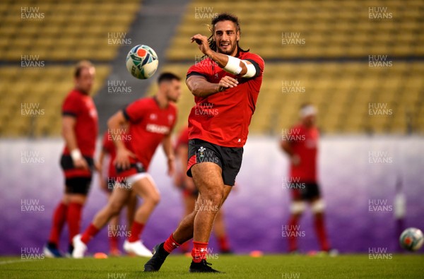270919 - Wales Rugby Training - Josh Navidi during training