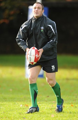 27.10.08 - Wales Rugby Training - Andrew Bishop in action during training 