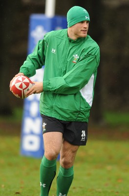 27.10.08 - Wales Rugby Training - Jamie Roberts in action during training 