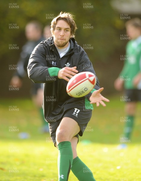 27.10.08 - Wales Rugby Training - Ryan Jones in action during training 