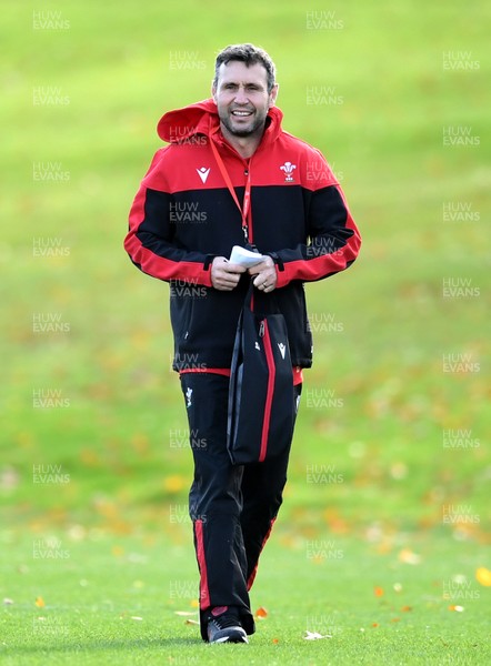271020 - Wales Rugby Training - Stephen Jones during training