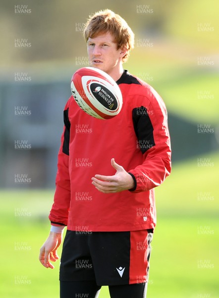 271020 - Wales Rugby Training - Rhys Patchell during training