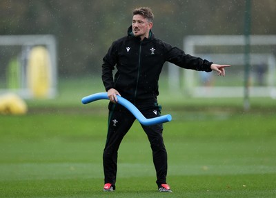271026 - Wales Rugby Training - Alex Davies, Kicking Coach