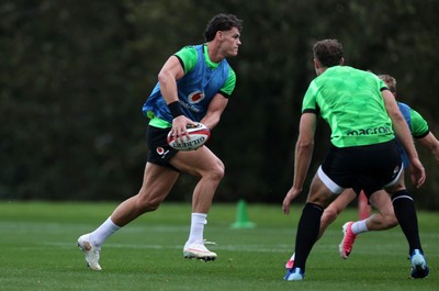 271026 - Wales Rugby Training - Eddie James during training
