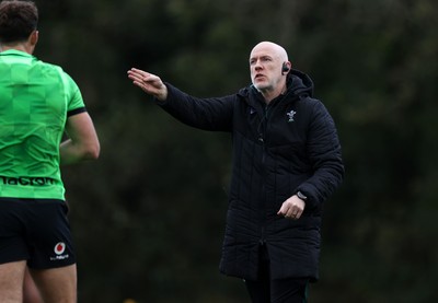 271026 - Wales Rugby Training - Steve Tandy, Head Coach during training