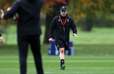 271026 - Wales Rugby Training - Danny Wilson, Assistant Coach during training