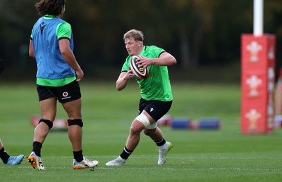 271026 - Wales Rugby Training - Jac Morgan during training