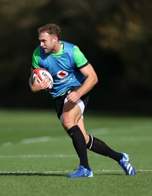271026 - Wales Rugby Training - Max Llewellyn during training