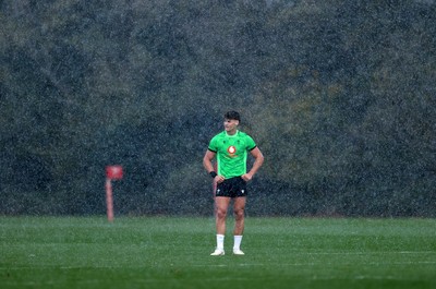 271026 - Wales Rugby Training - Eddie James during training