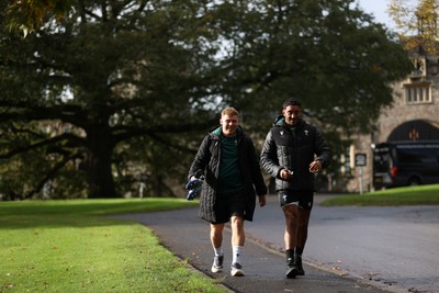 271026 - Wales Rugby Training - Sam Costelow and Gabriel Hamer-Webb during training