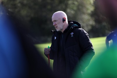 271026 - Wales Rugby Training - Steve Tandy, Head Coach during training